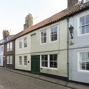  Holiday home Cobbles House